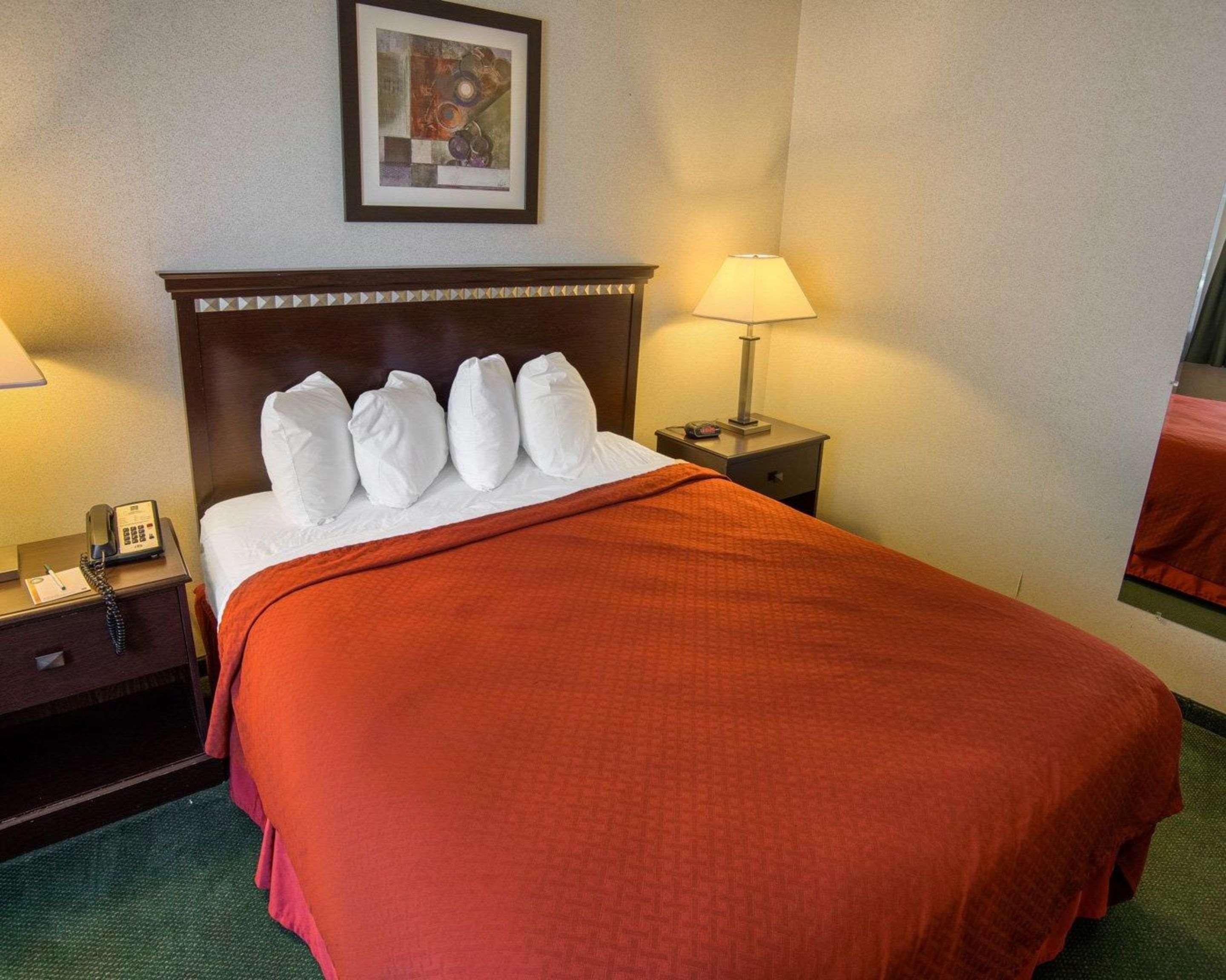 Inn Quality Near Northtown Mall & National Sports Center